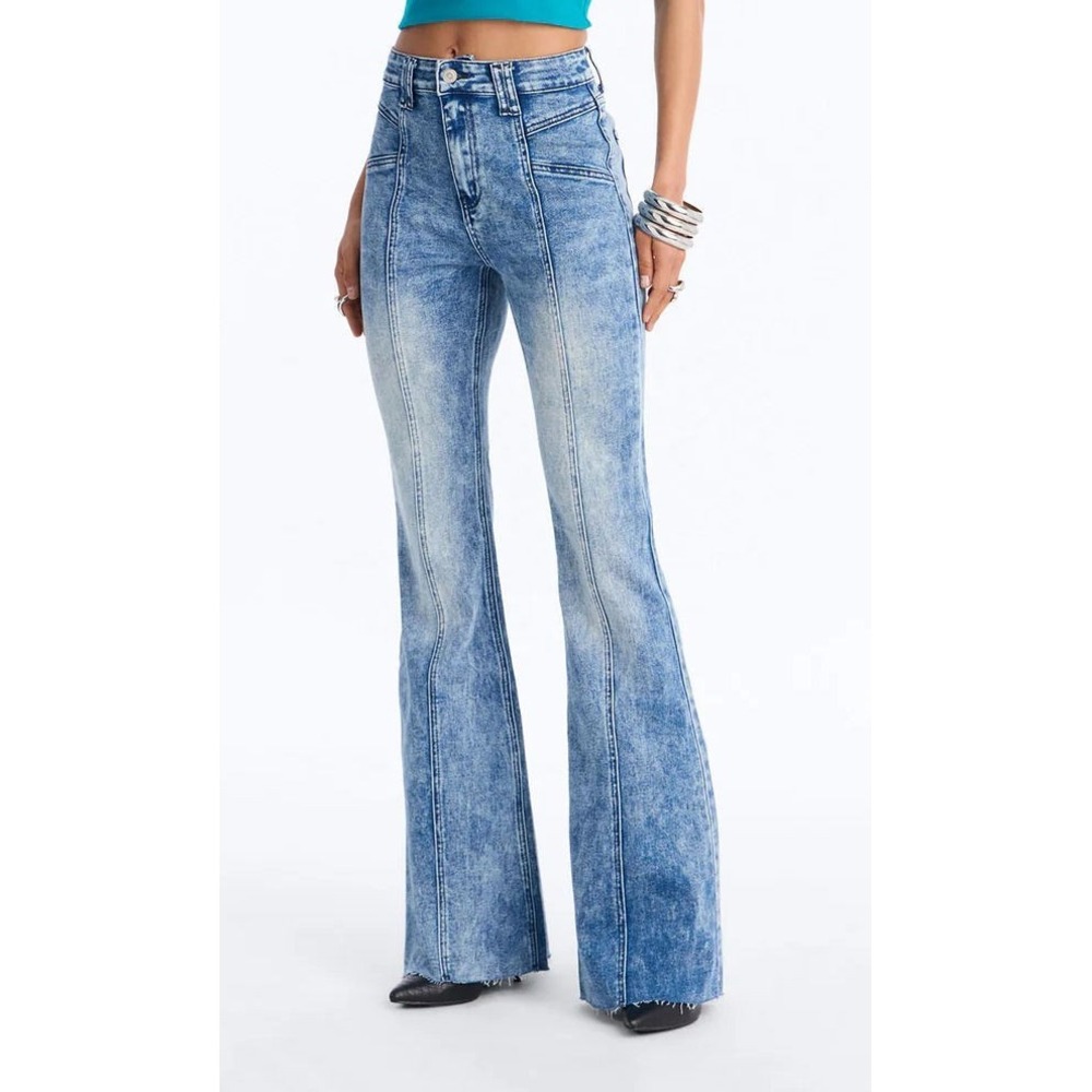 Fashion Nova Women's Can't Blame Them Stretch Flare Jeans - Medium Wash - Sz 5
